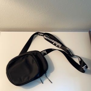 LIKE NEW lululemon crossbody bag